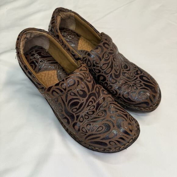 BORN B.O.C. PEGGY Coffee Brown Tooled Leather Nursing Work Clogs BC6630 US 8.5 - Picture 1 of 12